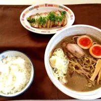 Snapdishの料理写真:超濃厚らーめん定食|レイリーさん