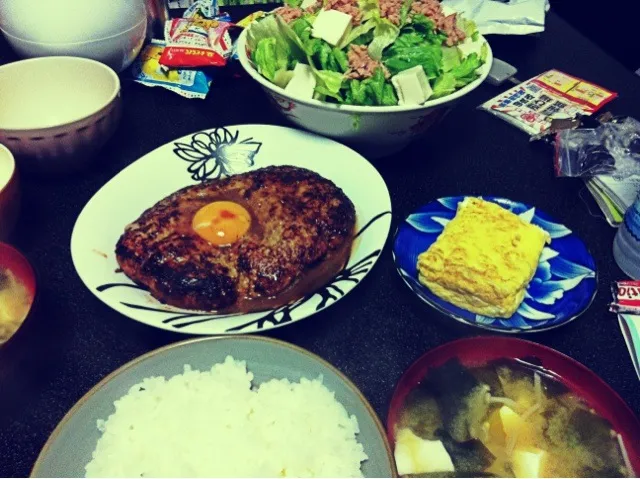 ジャンボつくねと厚焼き卵とサラダ|sigiさん