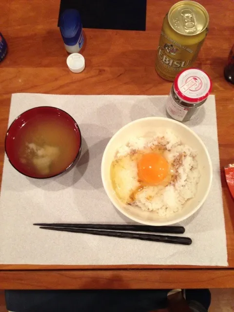 Snapdishの料理写真:たまごかけごはんと、インスタントしじみ味噌汁。|naritomo koharaさん