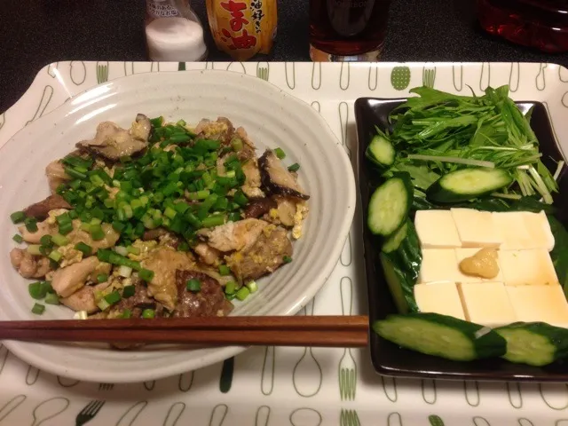 鶏胸肉、肝と椎茸のガーリックバター炒め、豆腐サラダ！(=ﾟωﾟ)ﾉ|サソリさん