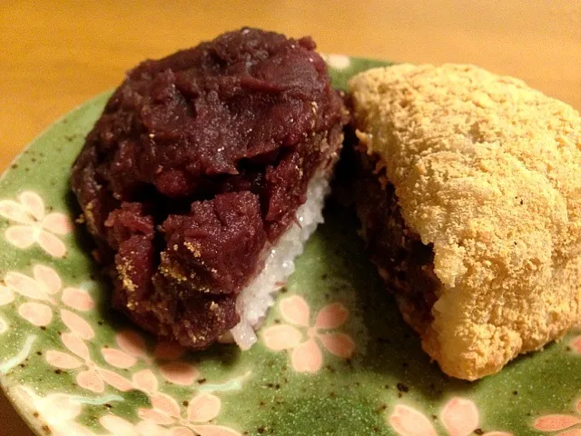 おはぎ: Ohagi, red bean paste coated rice cake|mさん