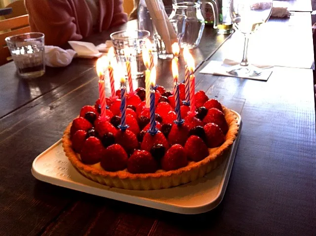 主任さんのお誕生日🍰苺のタルト|中里 嘉弘 (なかよし)さん