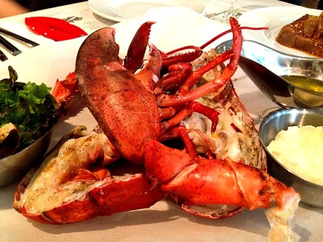 Snapdishの料理写真:Maine lobster with clarified butter|willzさん