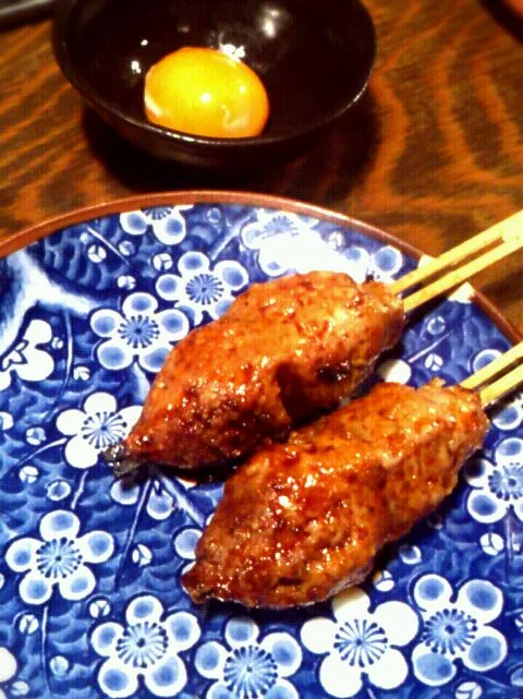 Snapdishの料理写真:月見ちっきんつくね／炭火串焼台所 ちっきん @北浦和|ひろみんこさん