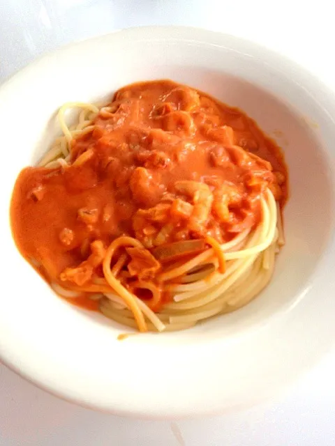 Spaghetti and spicy shrimp tomato sauce "The Spaghetti Incident"|ozzy sparaさん