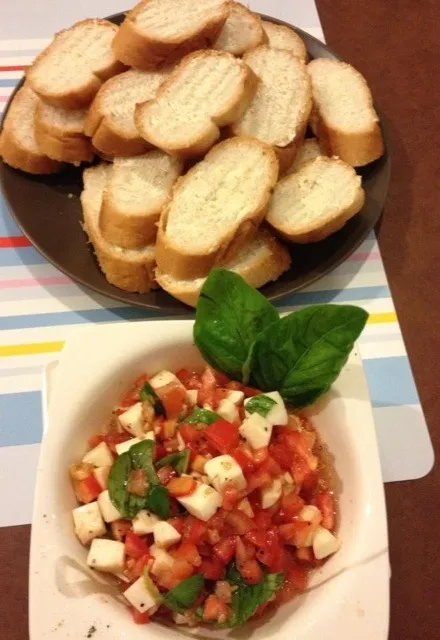 Bruschetta with tomato & mozzarella|Nopparat Cさん