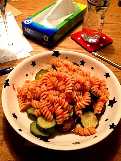 Pasta with Tomato Sauce & Roasted Courgettes|Ella Thompsonさん