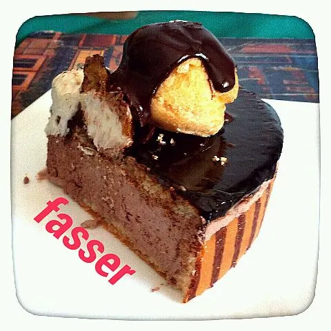 (´･ω･) tarta de chocolate con profiteroles♪|fasserさん