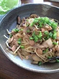 Snapdishの料理写真:秋鮭とキノコの和風パスタ|まなみさん