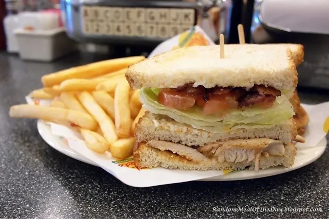 ChickenClub@JohnnyRockets|Alejandroさん