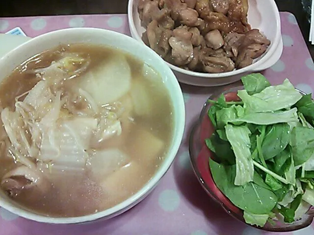 鶏ガラ野菜煮込み&サラダ&鶏肉にんにく醤油やき|クラキティさん