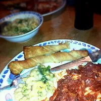 Snapdishの料理写真:Chicken Parmesan, Mac n Broccoli, Garlic Twists|Jamie DiMeoさん