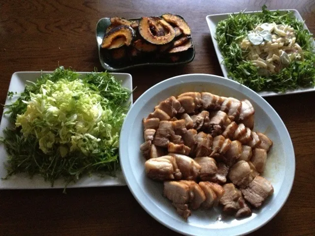 Snapdishの料理写真:焼き豚、焼カボチャ、サラダ2種|ゆきさん