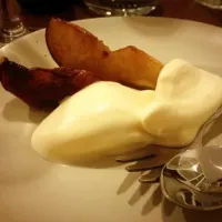 Caramelized apple & pear, served with vanilla ice cream|Nopparat Cさん