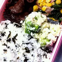 Snapdishの料理写真:牛肉弁当٩(๑˙╰╯˙๑)|まみリんさん