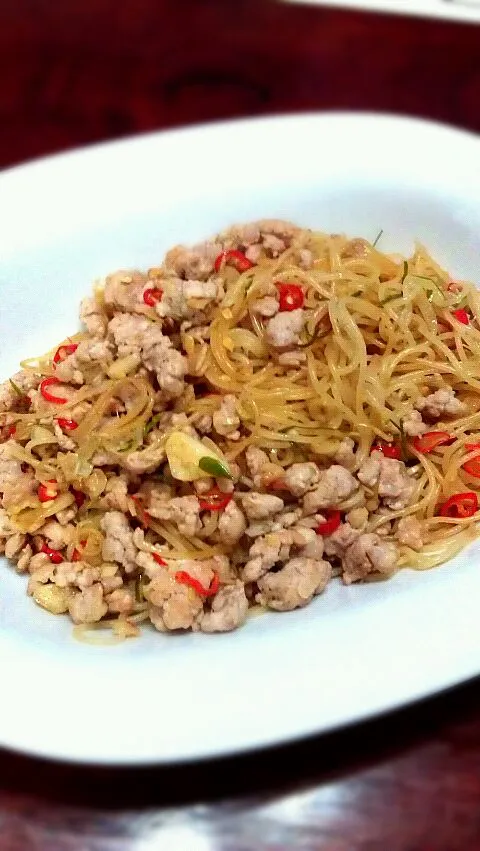 angel hair with pork chilli and lemongrass.|khantaphon leelachayakulさん