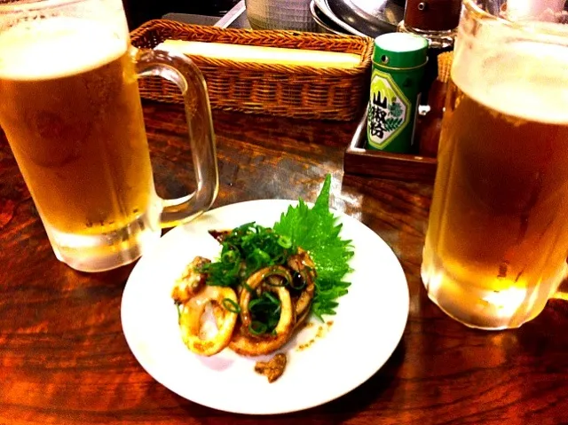 Snapdishの料理写真:イカわたバター焼き&ビール|くまがいじゅんこさん