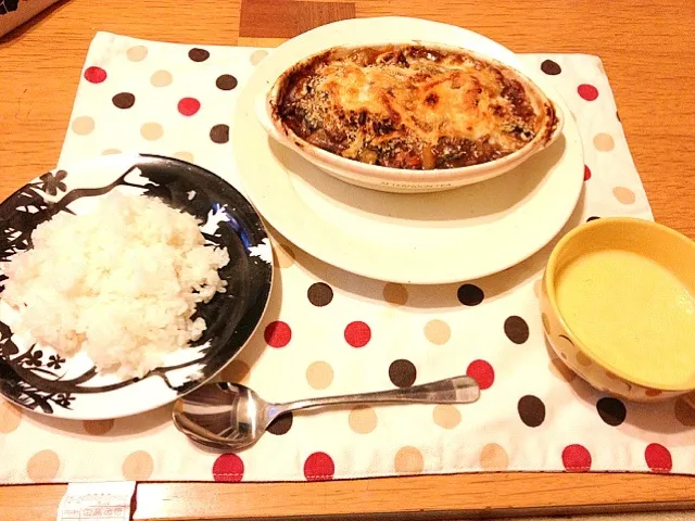 Snapdishの料理写真:カレーポテトラザニア風、コーンスープ|なおさん