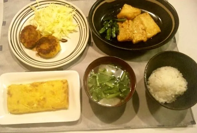 Snapdishの料理写真:南瓜コロッケ＆豆腐ステーキ＆納豆入り卵焼き＆ほうれん草のお味噌汁|じゅりさん