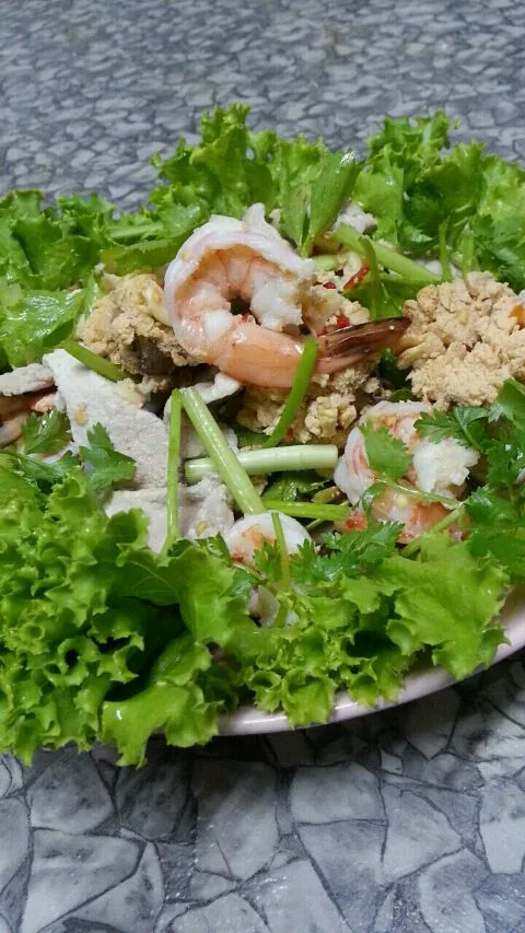 spicy seafood with pork salad|hakubaraさん