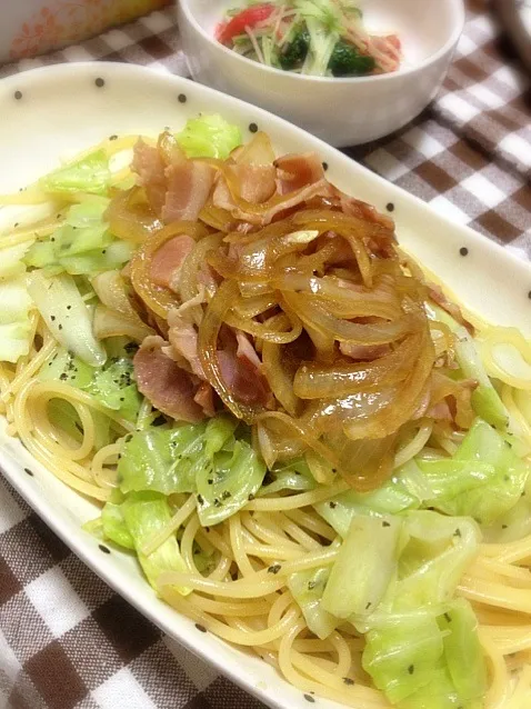 照り焼きベーコンとキャベツのペペロンチーノ、水菜とカニカマのナムル|♡よっしー♡さん