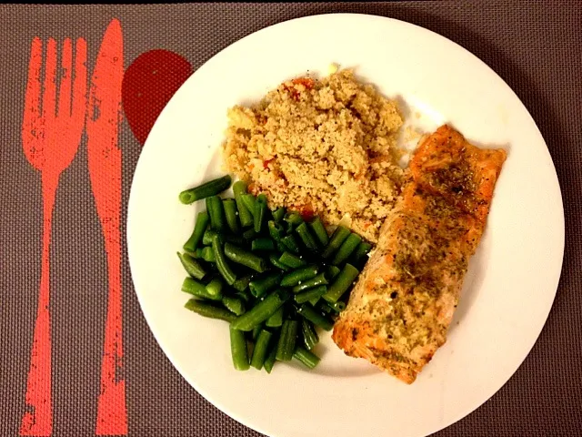 Honey mustard salmon with truffle tomato couscous and green beans|Elisaさん