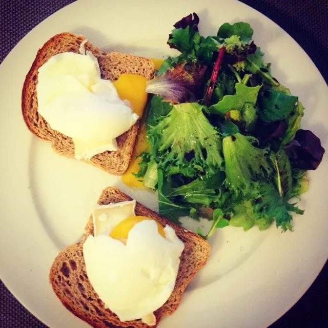 5 minute egg toast with green salad|Elisaさん