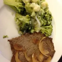 Lemon pepper steak with steamed broccoli and cauliflower|Elisaさん