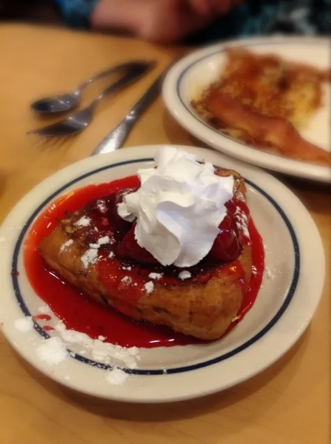 This is DH's favorite breakfast!  Stuffed French Toast WIth Strawberries - Whip cream|Romeoさん