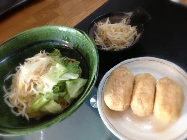 Snapdishの料理写真:もやしナムル・オカラ稲荷・こんにゃくラーメン|まいさん