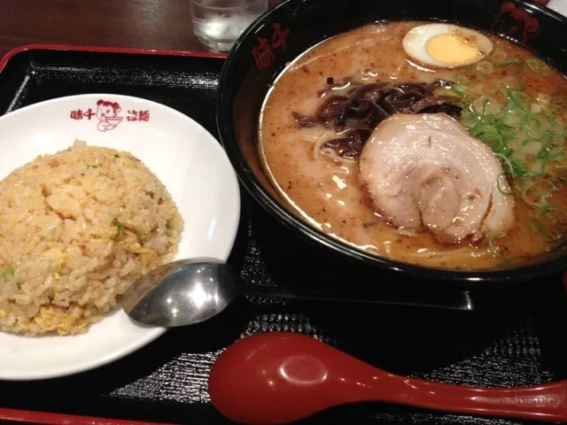 味千ラーメンと半チャーハンセット|JUNOさん