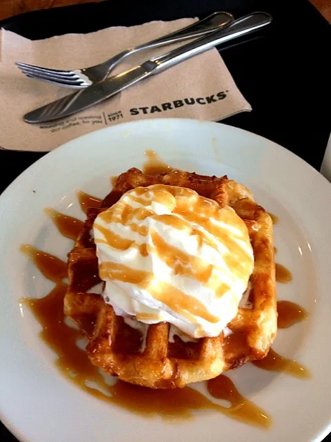 Snapdishの料理写真:Caramel Belgian Pegi Waffle|Rockwell Leeさん