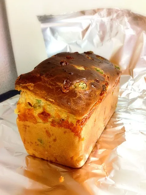 Snapdishの料理写真:枝豆チーズウィンナーのケークサレ|misaki.oさん