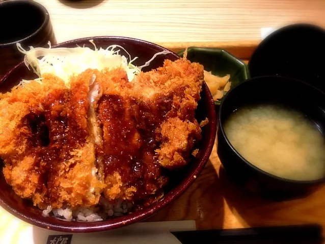 とりカツソース丼|いーとさん