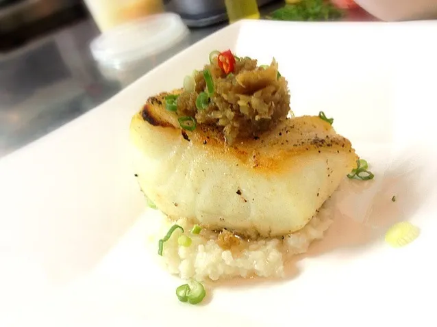 Chilean bass with congee & chai poh|willzさん