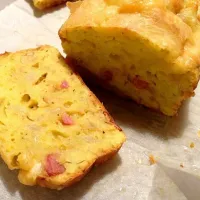 Snapdishの料理写真:ベーコンと玉ねぎのケークサレ|Yoshicoさん