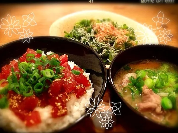 ☆キハダマグロ丼☆豚汁☆メカブおかかじゃこ和え|ゆめさん