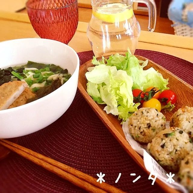 春休み初のお昼ご飯はやっぱりうどん♡雑穀米の焼きおにぎり付き♡|＊ノンタ＊さん