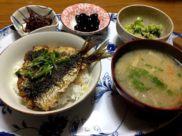 Snapdishの料理写真:イワシの蒲焼丼|ひろりんさん