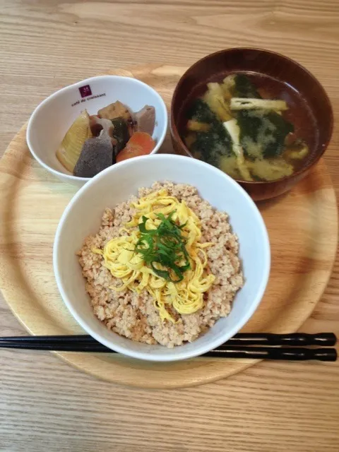 鶏そぼろ丼|ともちんさん