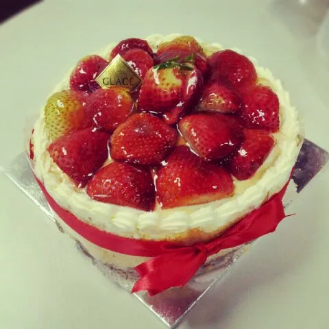 strawberry gateau birthday cake|genさん