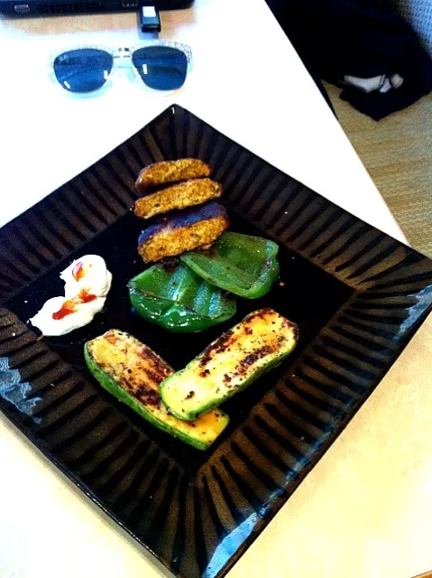 Fire roasted Zuchinni and Green Bell Peppers with Sauted Ground Chickpeas and a Dollop of Armenian Yogur|estevanさん