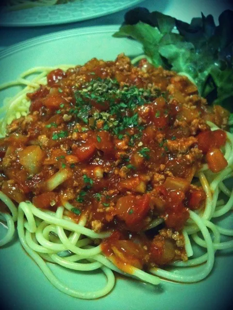 Snapdishの料理写真:spagetti with  sauce|saranjit wongkumさん