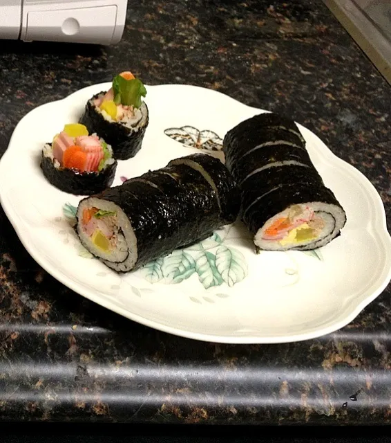 Snapdishの料理写真:Tuna kimbap|Debbiwさん