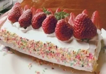 いちごのロールケーキ|ゆっきーさん