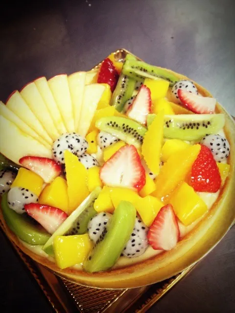 Fruit tart 🍎🍇🍋🍓🍐🍒|Prae~*さん