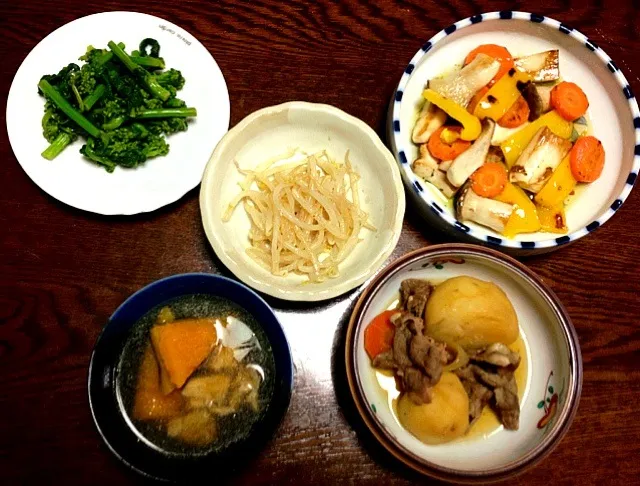 肉じゃか・もやしのナムル・カボチャと鶏肉のスープ・菜の花のおひたし・焼き野菜のマリネ|risaccoさん