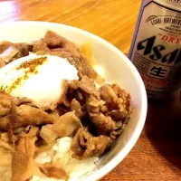 うちの牛丼 半熟たまご|庭のうぐいすさん