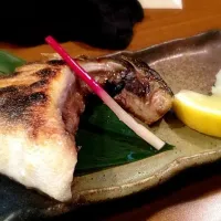 Snapdishの料理写真:ぶりカマ焼き|庭のうぐいすさん