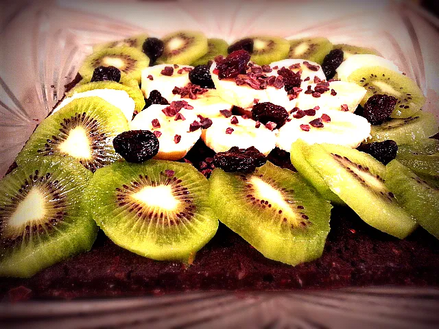 Raw Tart with Aronia and Kiwi|Danielaさん